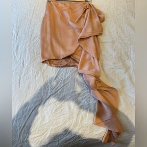 Beautiful rose gold skirt🤩